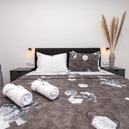 Mina With A Private Pool In Willa