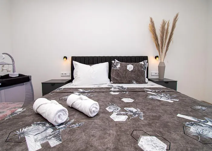 Mina With A Private Pool In 빌라