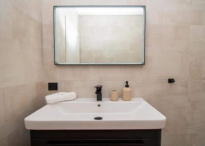 빌라 Mina With A Private Pool In