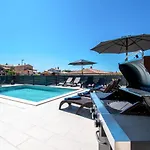 Mina With A Private Pool In וילה *