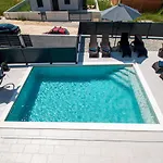 Mina With A Private Pool In