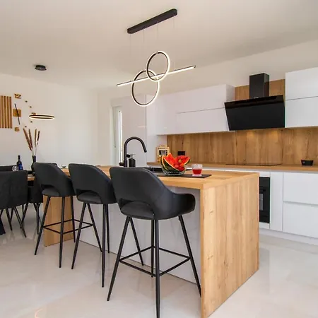 Vila Mina With A Private Pool In