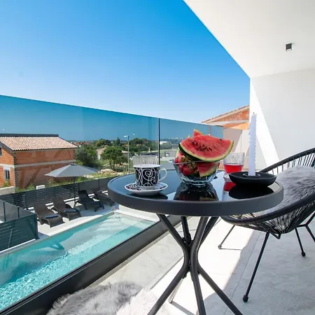 Вилла Mina With A Private Pool In