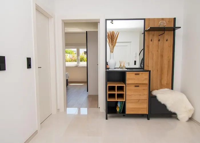 Mina With A Private Pool In Pula