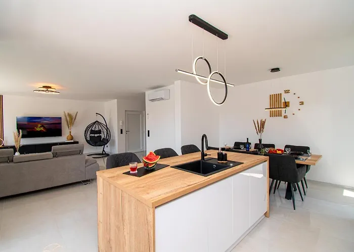 Vila Mina With A Private Pool In *