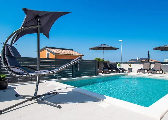 Mina With A Private Pool In