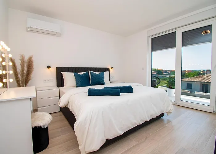 Mina With A Private Pool In Villa