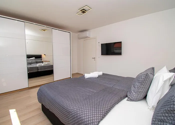 Mina With A Private Pool In