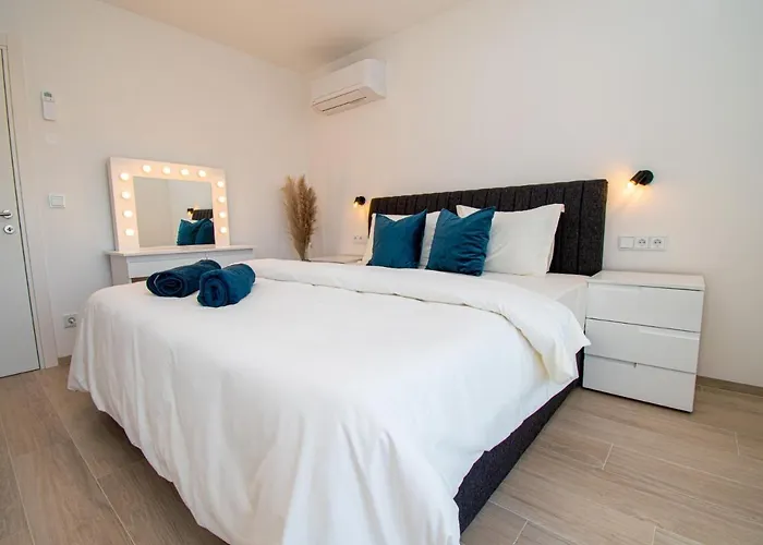 Βίλα Mina With A Private Pool In *