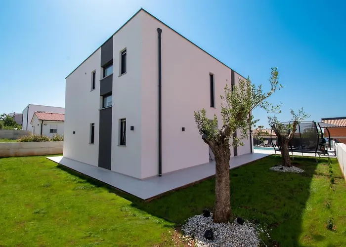 Mina With A Private Pool In *