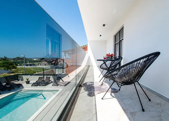 Mina With A Private Pool In Villa *